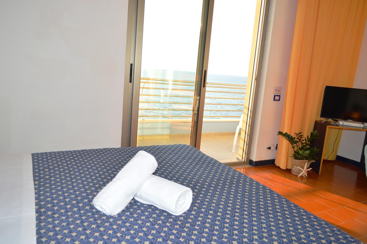 Capo Nettuno Hotel Capo dʼOrlando Zewnętrze zdjęcie